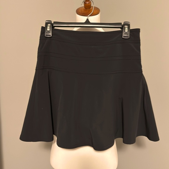 Athleta Everyday Pull On Black Skater Skort - Picture 1 of 2